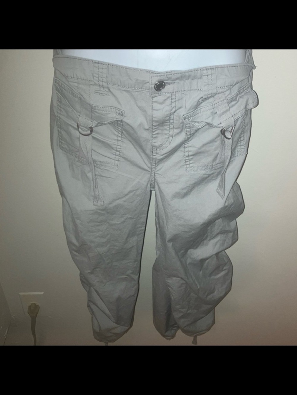 No Boundaries Cargo Capri Pants